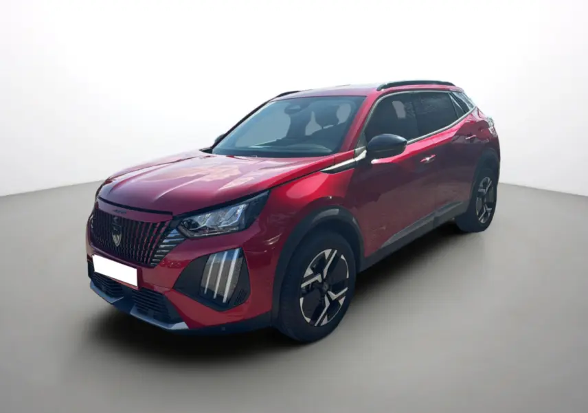Peugeot 2008 Hybrid 145 en rouge elixir, vue 3/4 avant droit, avec jantes alu et vitres teintées.