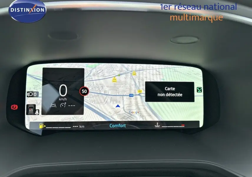 Affichage numérique du tableau de bord du Renault Captur II gris rafale, avec navigation et vitesse à 0 km/h.