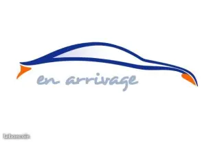 Silhouette stylisée d'une voiture avec texte "en arrivage", sans image réelle du Volkswagen Polo noir 3/4 avant.