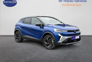 Renault Captur 2026 bleu Iron et noir étoilé en vue 3/4 avant droit, avec jantes noires distinctives esprit Alpine.