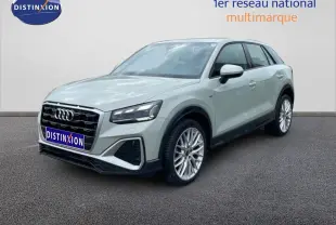 Audi Q2 35 2.0 TDI S-Line en argent rose métal, vue 3/4 avant droit avec jantes alliage 19 pouces.
