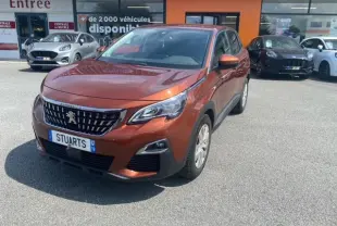 Peugeot 3008 2019 métallisée Copper vue 3/4 avant droit avec calandre distinctive et feux LED diurnes.