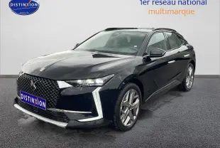 DS4 E-tense 225 Cross Trocadero noir vue 3/4 avant droit avec calandre distinctive et jantes 19 pouces Sapporo.