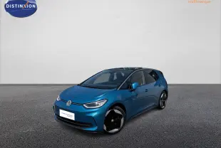 Volkswagen ID.3 204 ch Pro S bleu métallisé en 3/4 avant avec toit noir et jantes bicolores 20 pouces.