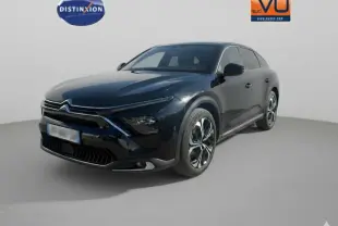 Citroën C5 X noir en 3/4 avant droit, avec jantes alliage 19 pouces et signature lumineuse distinctive.