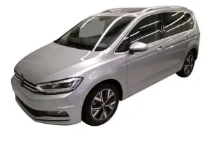 Volkswagen Touran gris 3/4 avant droit avec toit ouvrant panoramique et jantes alliage Alexandria.