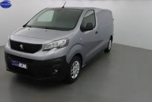 Peugeot Expert Fourgon gris Artense métal vu en 3/4 avant droit avec calandre noire et jantes argentées.