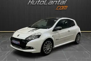 Renault Clio III RS 20th Anniversary blanc nacré toit noir, vue 3/4 avant droit avec jantes alliage et bandeau noir avant.