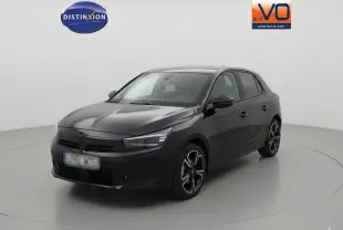 Opel Corsa 2025 noire vue en 3/4 avant droit, avec jantes alliage au design moderne et calandre épurée.