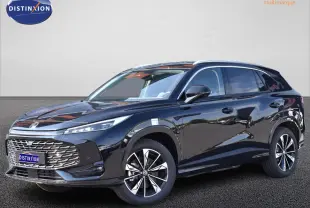 MG Motor EHS 1.5 Hybrid+ noir métallisé en 3/4 avant droit avec jantes alliage 19 pouces distinctives.