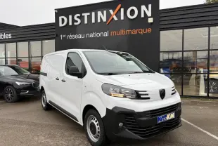 Fourgon Peugeot Expert blanc Icy en 3/4 avant droit, avec jantes tôle grises et calandre noire.