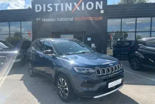 Jeep Compass II 1.3 GSE T4 130 Limited bleu métallisé en 3/4 avant avec jantes alliage 18 pouces.