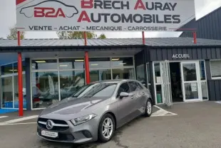 Mercedes Classe A 160 Style Line gris montagne métallisé vue 3/4 avant devant concession Brech Auray Automobiles