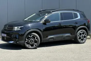 Citroën C5 Aircross Hybrid noir Perla vue de profil côté gauche, avec jantes alliage bi-ton et protections Airbump.