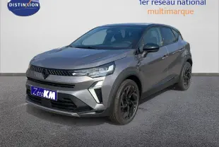 Renault Captur E-Tech hybride gris cassiopée toit noir vu en 3/4 avant droit avec jantes noires distinctives.