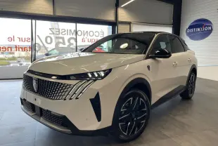 Peugeot 3008 Hybrid blanc okenite en 3/4 avant droit, avec calandre noire et jantes alliage 19 pouces.