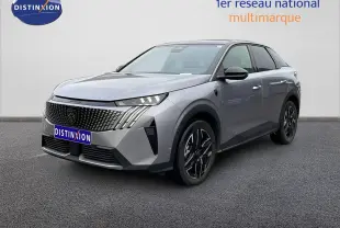 Peugeot 3008 gris Artense métal en vue 3/4 avant droit, avec calandre distinctive et jantes noires bicolores.