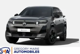 Vue 3/4 avant du Citroën C5 Aircross II gris Platinium avec toit noir et jantes noires sur fond blanc.