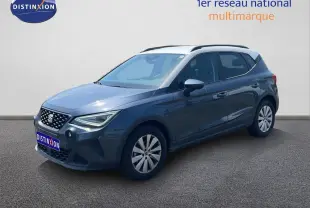 SEAT Arona 2025 gris Magnetic Metal avec toit blanc, vue 3/4 avant côté droit, finition Style Special Edition.