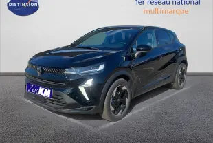 Renault Captur E-Tech hybride noir étoile métal en 3/4 avant droit avec feux LED allumés sur parking.