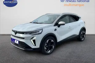 Renault Captur E-Tech hybride blanc nacré avec toit beige, vu de 3/4 avant droit sur fond neutre.