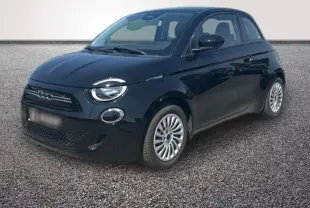 Fiat 500 électrique noire vue 3/4 avant droit sur sol gris, avec jantes argentées et phares ronds LED.