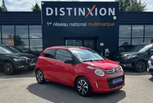 Citroën C1 rouge Scarlet vue 3/4 avant droit avec jantes alliage et toit ouvrant toile noir