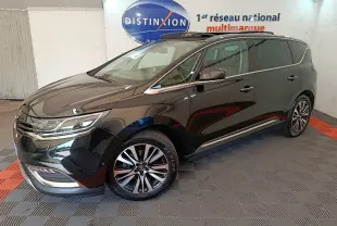 Renault Espace noir vue 3/4 avant droit, avec jantes alliage et toit ouvrant en intérieur showroom.