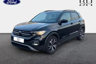 Volkswagen T-Cross noir intense nacré vu de 3/4 avant droit avec jantes alliage noires et argentées