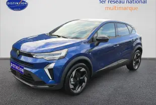 Renault Captur 2025 bleu iron en 3/4 avant droit avec jantes alu et feux LED distinctifs.
