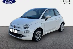 Vue 3/4 avant droite d'une Fiat 500 blanche Bossa Nova avec jantes alu et toit panoramique en verre.