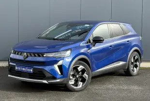 Renault Symbioz E-Tech hybride bleu Iron en 3/4 avant droit avec jantes 18 pouces et détails noirs contrastés.