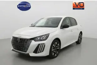 Peugeot 208 Hybrid blanc vue 3/4 avant droit, avec calandre noire distinctive et jantes alliage 16 pouces.
