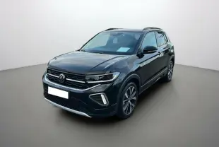 Volkswagen T-Cross TSI 116 DSG7 R-Line noir intense, vue 3/4 avant droit avec jantes alu 18 pouces et feux LED.