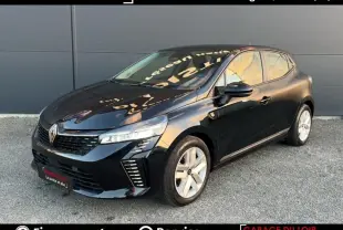 Renault Clio Evolution TCe 90 noir vue 3/4 avant droit, avec phares LED et jantes alliage argentées.