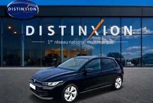 Volkswagen Golf 1.5 etsi evo2 noir vue 3/4 avant droit devant showroom Distinxion.