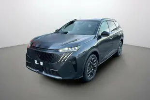 Peugeot 5008 Hybrid 145 GT Alcantara gris titane, vue 3/4 avant avec toit noir et jantes alu 19 pouces.