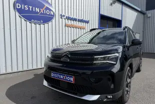 Citroën C5 Aircross noir perla vue 3/4 avant droit, avec calandre distinctive et phares LED modernes.