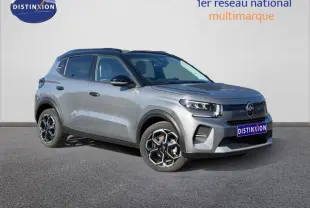 Vue 3/4 avant d'une Citroën C3 1.2 Turbo 100ch MAX gris Mercury avec jantes alu au design distinctif.