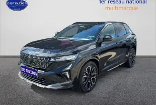 Renault Austral noir en 3/4 avant droit, avec jantes alliage 20 pouces et calandre distinctive esprit Alpine.