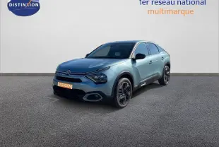 Citroën C4 bleu Iceland Metal vue 3/4 avant droit, avec jantes noires et calandre distinctive.