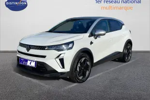 Renault Captur E-Tech hybride blanc nacré avec toit gris, vue 3/4 avant mettant en valeur ses jantes noires biton.
