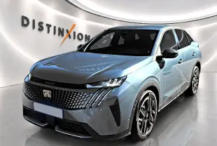 Peugeot 3008 bleu Ingara en 3/4 avant droit, avec calandre distinctive et jantes alliage noires.