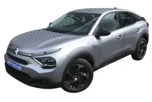 Citroën C4 III gris acier en vue 3/4 avant droit, avec jantes noires et signature lumineuse LED distinctive.