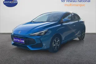 MG3 1.5L Hybrid+ 195ch Comfort en bleu Como, vue 3/4 avant droit avec jantes alliage distinctives.