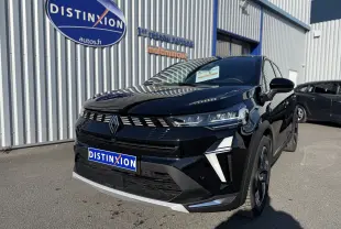 Renault Symbioz 2025 noir étoile métal, vue 3/4 avant droit, avec calandre distinctive et phares LED fins.